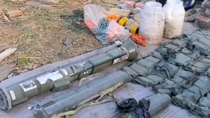 Irak'ın kuzeyinde teröristlerin kullandığı mağarada silah ve mühimmat ele geçirildi