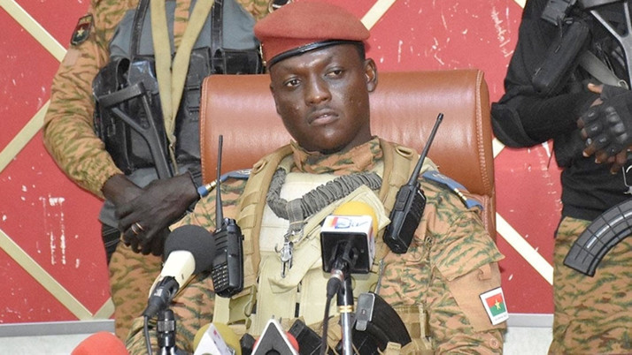 Macron Afrikalı liderleri nankörlükle suçladı tepkiler peş peşe geldi