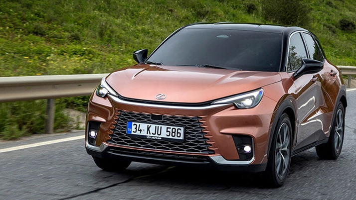 Lexus LBX, ikinci kez 'Yılın Küçük SUV'u ödülünü kazandı