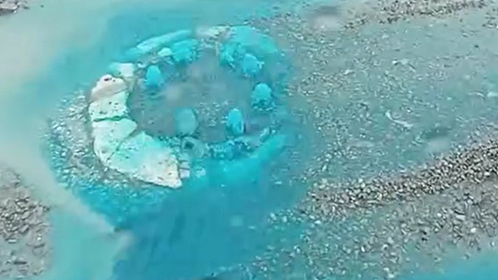 Yalova Valiliği'nden rögardan taşan mavi renkli suyla ilgili açıklama