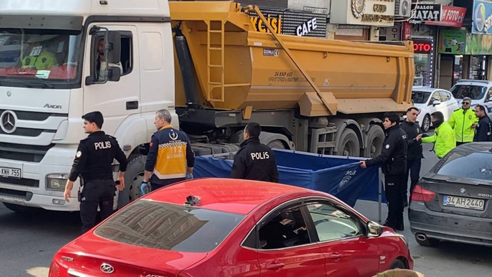 Bağcılar'da hafriyat kamyonunun çarptığı kişi hayatını kaybetti
