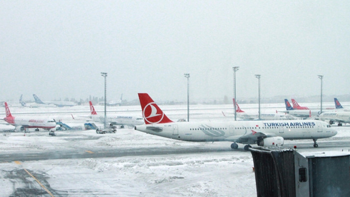 THY'den İstanbul'daki kar yağışı nedeniyle sefer iptalleri