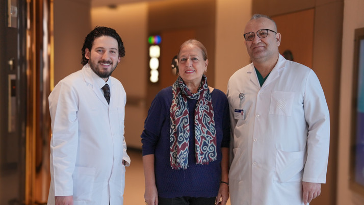 Diz ve kalça ağrısıyla gitti, bağırsak kanserinden kurtuldu