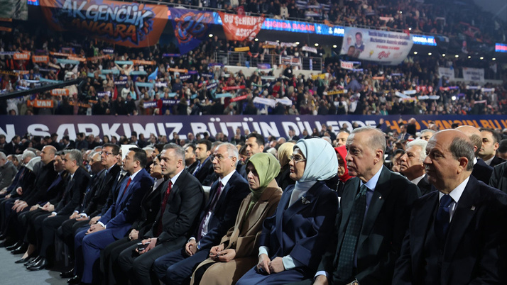 AK Parti 8. Olağan Büyük Kongresi'nde genel başkan ve yönetim organları için oylama başladı