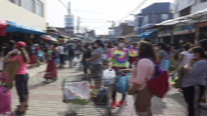 Alışveriş merkezinin çatısı çöktü!  8 kişi öldü, 80 yaralı var