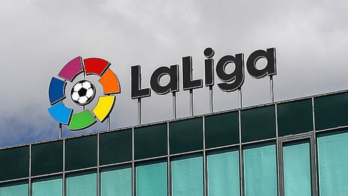 LaLiga'da binlerce Alaves taraftarı İsrail'e kırmızı kart gösterdi