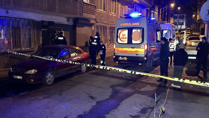 Dehşet! Kardeşini ve yengesini öldürdü