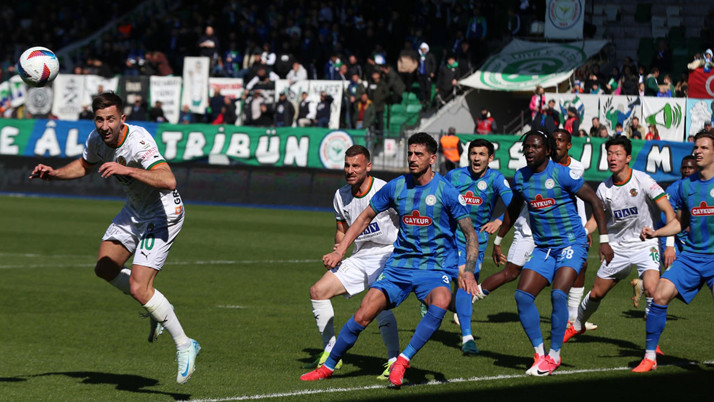 Ghezzal şov yaptı Çaykur Rizespor 3 puanı 3 golle aldı