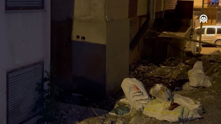 Korkunç olay! Oyun oynayan çocuklar buldu üzeri taşla örtülmüş