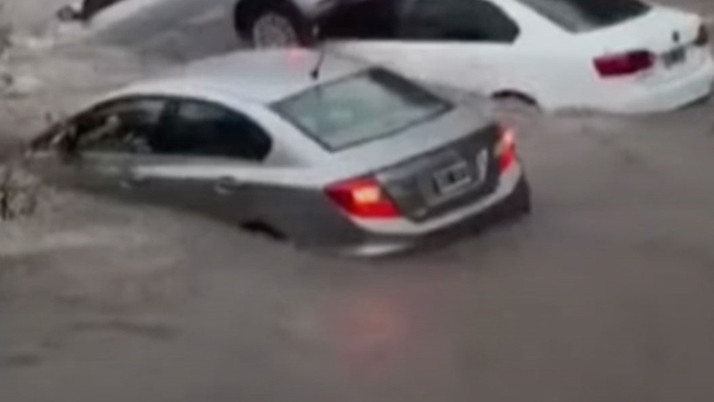 Şiddetli yağışlar felakete yol açtı! 13 kişi hayatını kaybetti