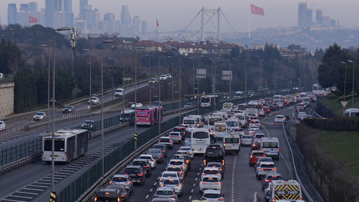 İstanbul'da sabah saatlerinde trafik yoğunluğu oluştu