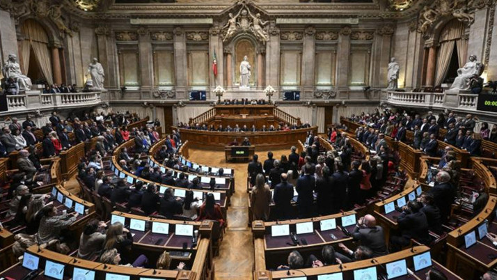 Portekiz'de güvenoyu alamayan hükümet düştü