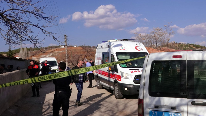 Haber alamayınca mutfak camından girdi! Feci manzara