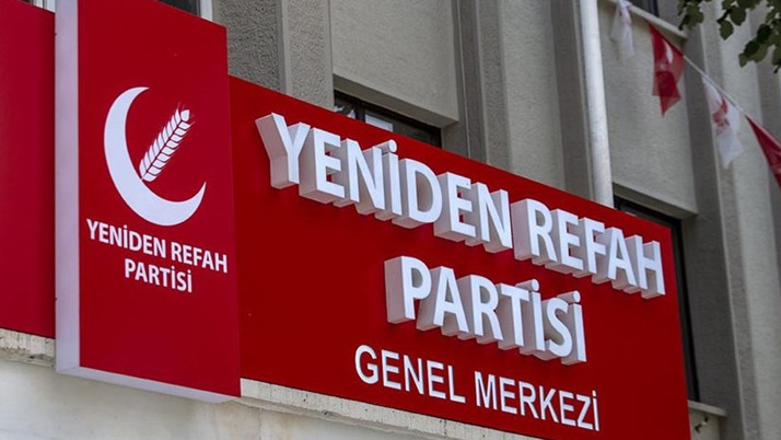 2 belediye başkanı Yeniden Refah Partisi'nden istifa etti
