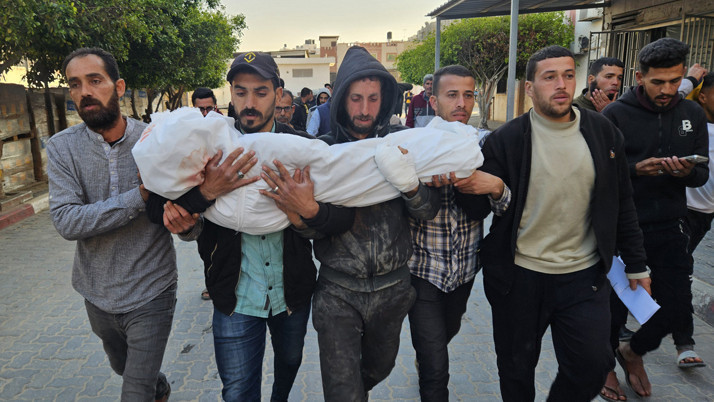 İsrail'in sabah saatlerinden bu yana Gazze'ye düzenlediği saldırılarda 32 Filistinli öldü