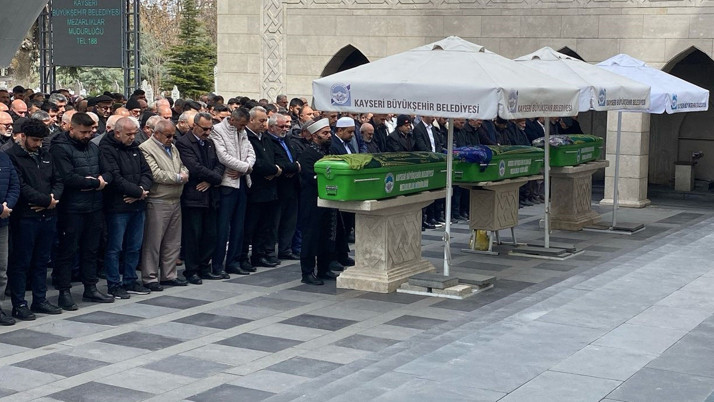 Kayseri'de kızı tarafından öldürülen anne toprağa verildi