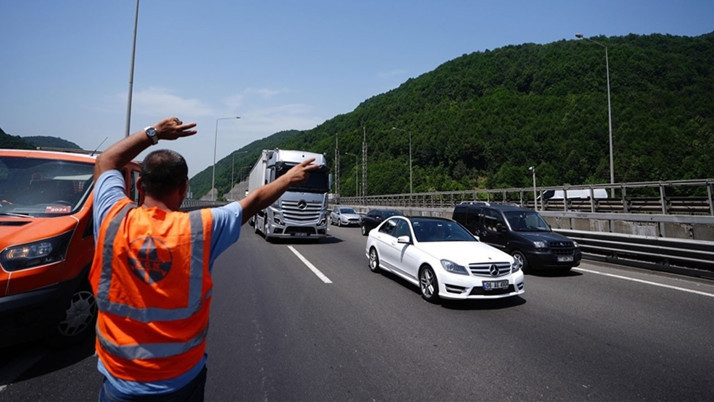 Bayram tatilinde yoğunluk beklenen yollarda ağır tonajlı taşıtlara sınırlama