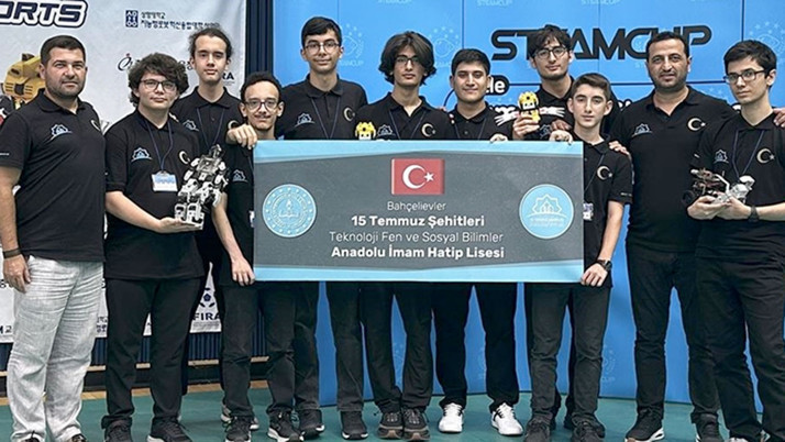 İmam hatip lisesi öğrencileri, Kanada'daki robot yarışmasında dünya şampiyonu oldu