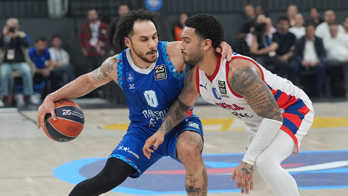 Anadolu Efes ilk 6 hedefi için Macabi engelini geçti