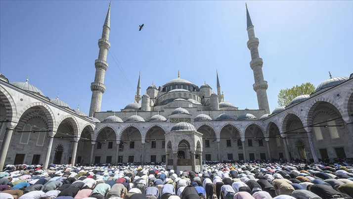 Ramazan Bayramı yarın başlıyor! İl il bayram namazı saatleri