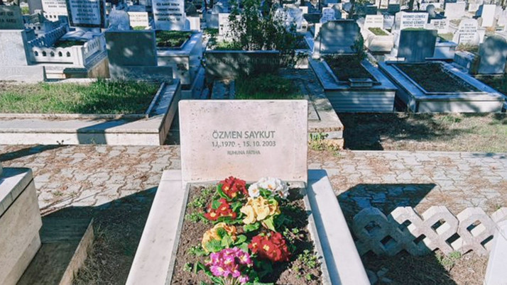 Gazeteci Talat Atilla'nın babasının mezarına alçak eylem