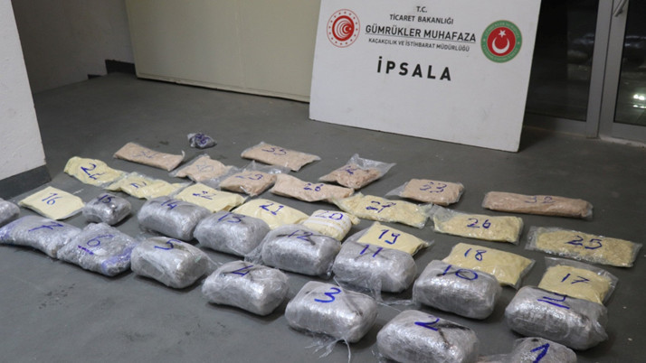 Gümrük muhafaza ekipleri üç operasyonda 182 kilogram uyuşturucuya el koydu