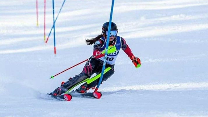 Milli kayakçı Ceren Reyhan Yıldırım, Yunanistan'da şampiyon oldu