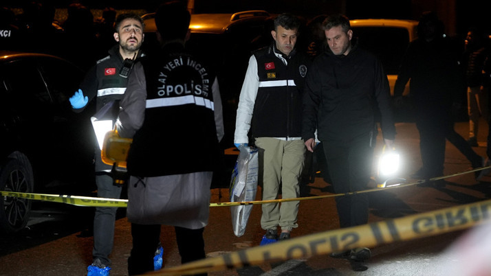 Bağcılar’da kimlik kontrolü yapmak isterken silahlı saldırıya uğrayan bekçi ağır yaralandı