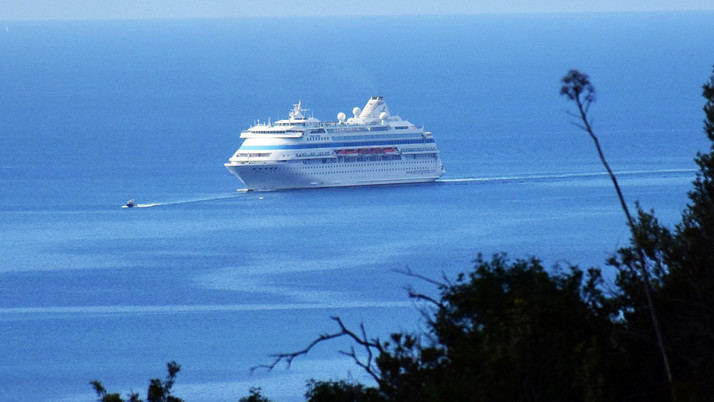 Bodrum'a sezonun ilk kruvaziyeri geldi