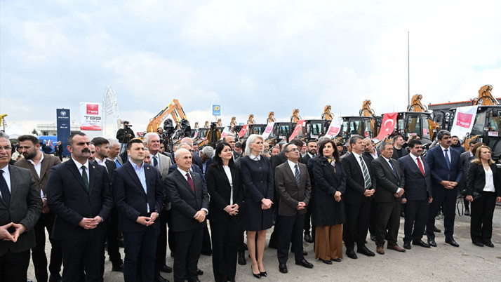Türkiye Belediyeler Birliği 40 belediyeye 40 yeni araç hibe etti