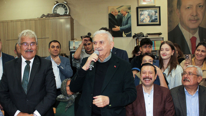 TDT Aksakallar Konseyi Başkanı Binali Yıldırım, İzmir'de vatandaşlarla buluştu