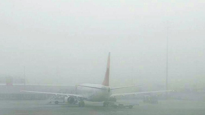 Sabiha Gökçen Havalimanı'nda uçuşlara sis engeli