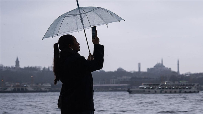 AKOM'dan İstanbul için kuvvetli sağanak uyarısı! Sıcaklık 10 derece birden düşüyor