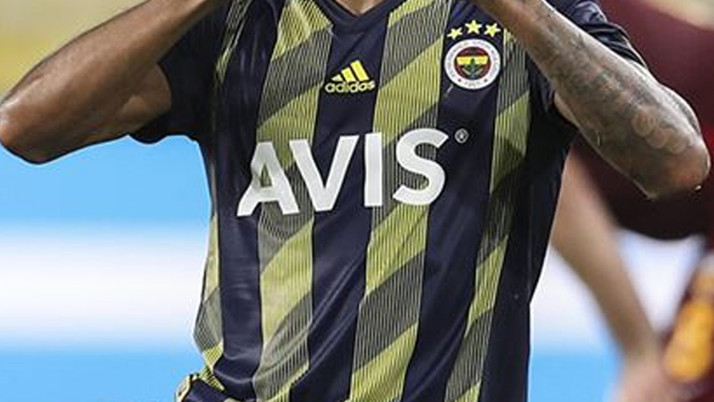 Eski Fenerbahçeli futbolcu hastaneye kaldırıldı