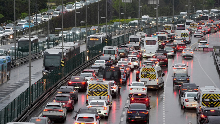 İstanbul'da haftanın ilk iş gününde trafik yoğunluğu