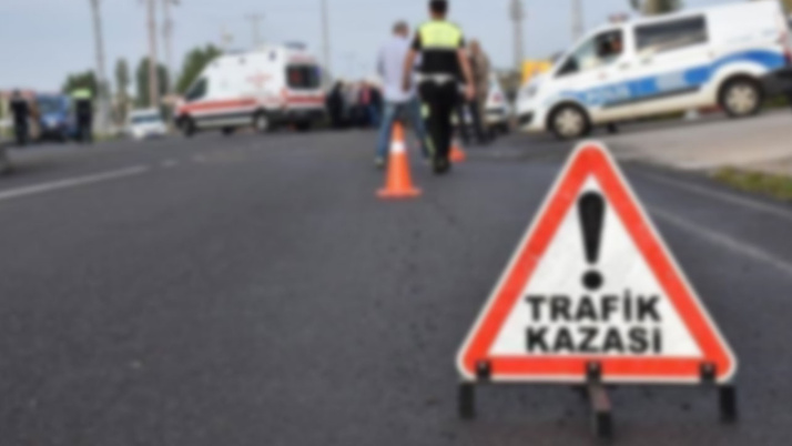 İki otomobil çarpıştı! Yaralılar var