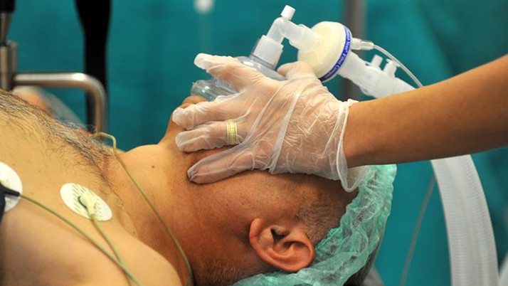 "Sahte doktor" skandalı! Kalp ameliyatı yaptığı 7 kişi öldü, gözaltına alındı