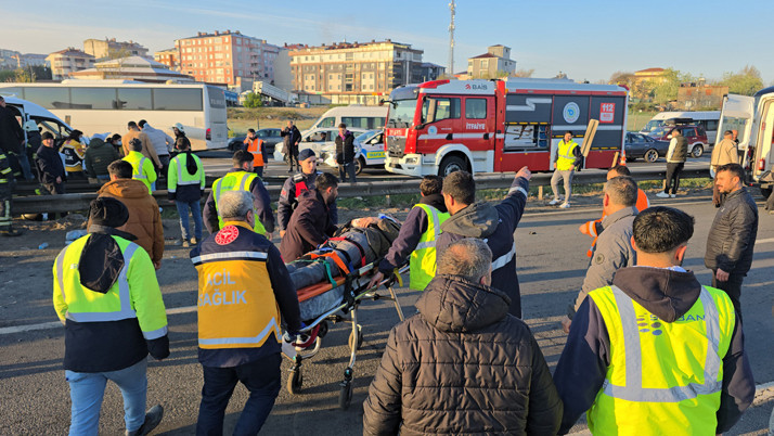 Tekirdağ'da can pazarı! 2 işçi servisi çarpıştı, feci kazada çok sayıda yaralı var