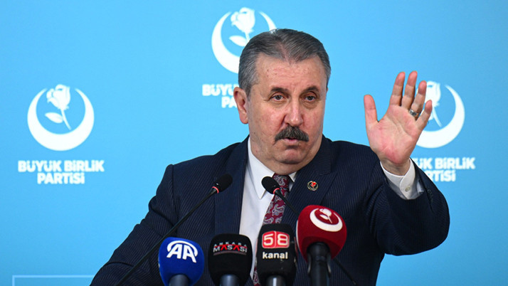 BBP lideri Mustafa Destici, Özel'in tepki çeken 'cunta' çıkışıyla ilgili konuştu