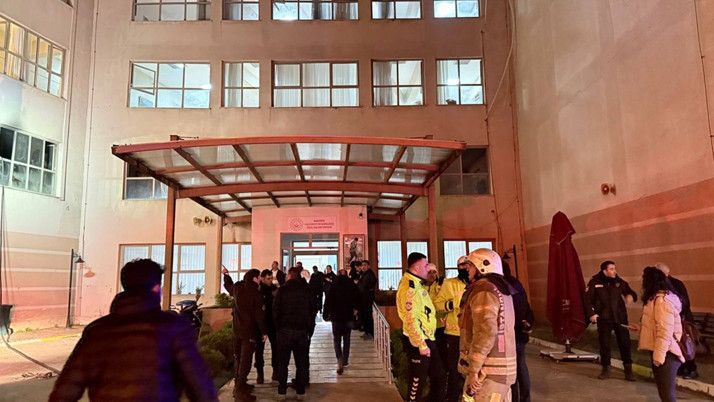 İstanbul'da huzurevinde çıkan yangına soruşturma! Vali Gül: 4 kişinin durumu ağır