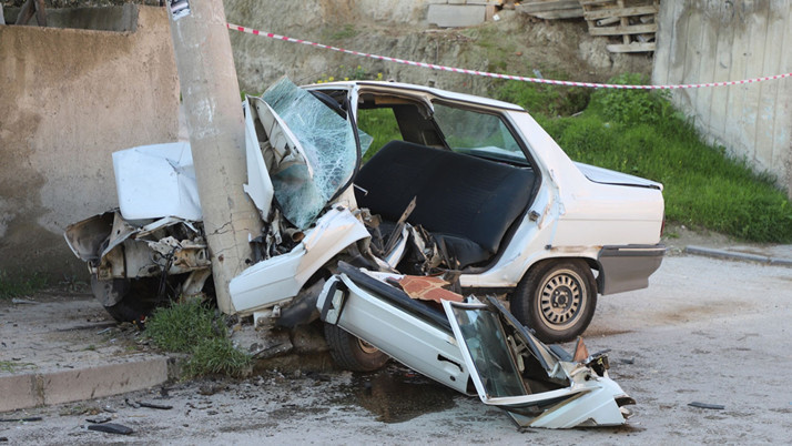 Denizli'de korkunç kaza sürücü feci şekilde can verdi