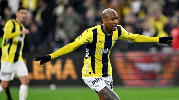 Fenerbahçe'nin yıldızı Talisca'dan 9 yaşındaki Berat'a moral telefonu
