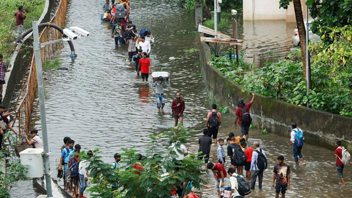 Hindistan ve Nepal'de şiddetli yağışlar sonucu 100'den fazla kişi öldü