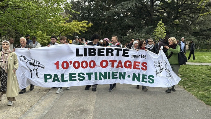 İsviçre'de binlerce kişiden Filistin'e destek