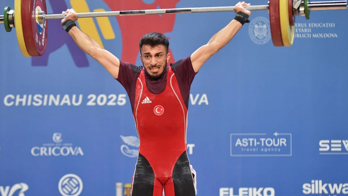 Milli halterci Harun Algül'den tarihi başarı