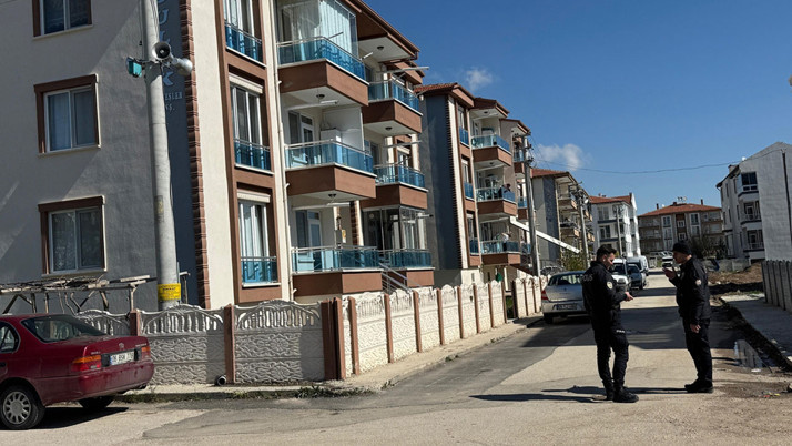 Dehşet! Karısını tabancayla öldüren kişi intihar girişiminde bulundu