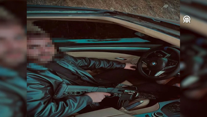 Sosyal medyada silahlı fotoğraf paylaşan 4 kişi gözaltına alındı
