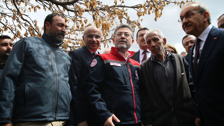 Malatya kayısısı stoğumuz var! Tarım Bakanı Yumaklı'dan don açıklaması