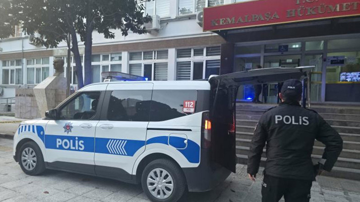 Kemalpaşa Belediyesi'ne 'usulsüz harcama' soruşturması: 2 kişi tutuklandı