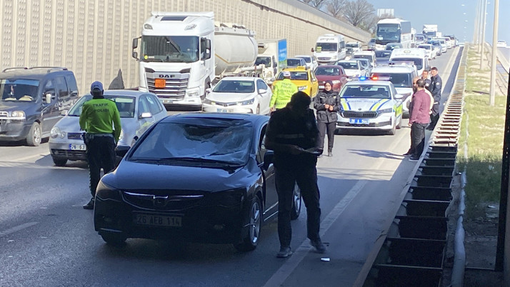 Eskişehir'de yaşandı! Polis kimlik kontrolü yapmak istedi genç adam üst geçitten atladı
